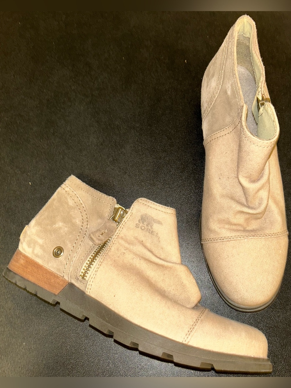 Sorel Women's Light Brown Tan Major Low Ankle Boots Size 8.5 Almond Toe Zip